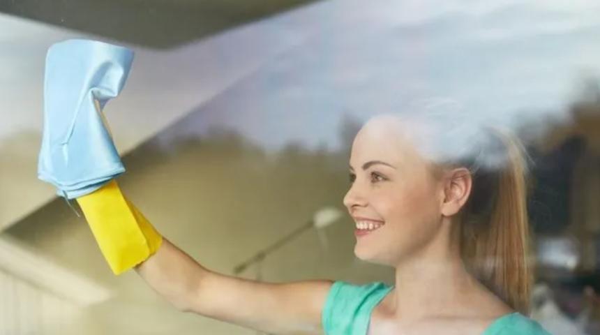 Camları uzun s&uuml;re temiz tutmanın sırrı! Bu karışım camda tek bir leke bırakmıyor