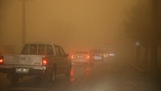 Mardin'de gündüz geceye döndü! Her yer kızıla büründü