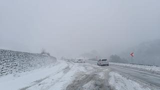 Bolu'da onlarca araç yolda kaldı! Sürücüler zor anlar yaşadı