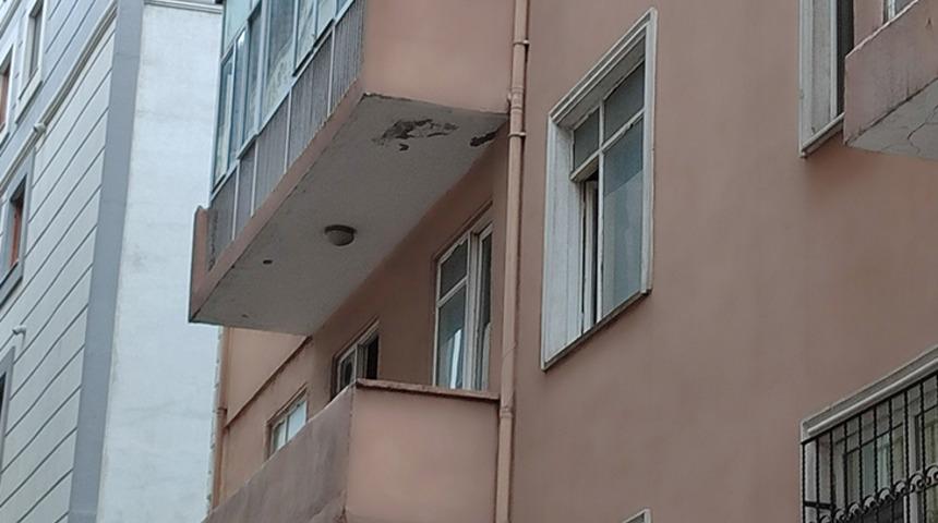 Dairesini ilaçladı, 4 kişinin zehirlenmesine neden oldu