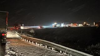 Kop Dağı Geçidi'nde kar yağışı ve tipi etkili oluyor