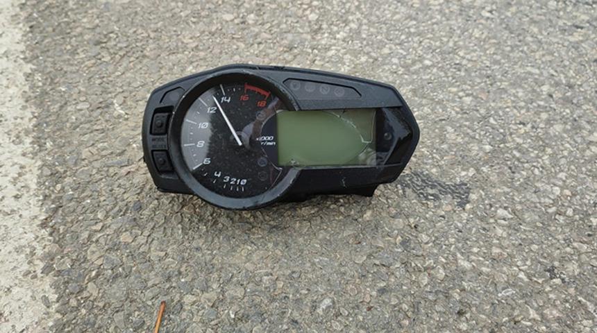 Motosiklet sürücüsü ağaca çarpıp hayatını kaybetti! Motosikletin devir saati 13 binde takılı kaldı