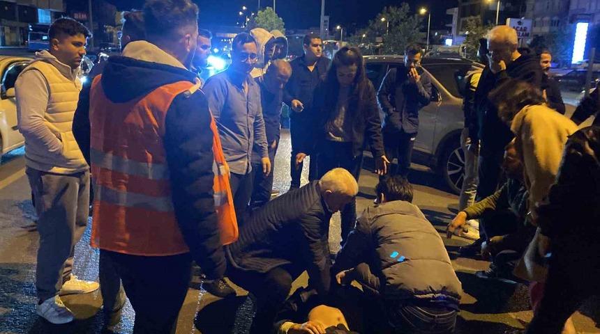 Vatandaşların otomobilin çarptığı yayayı hayatta tutma mücadelesi yetmedi