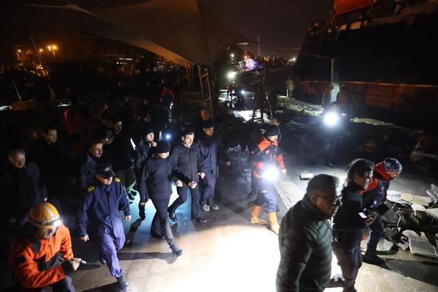 İçişleri Bakanı Ali Yerlikaya, Karadeniz Ereğli'de incelemelerde bulundu