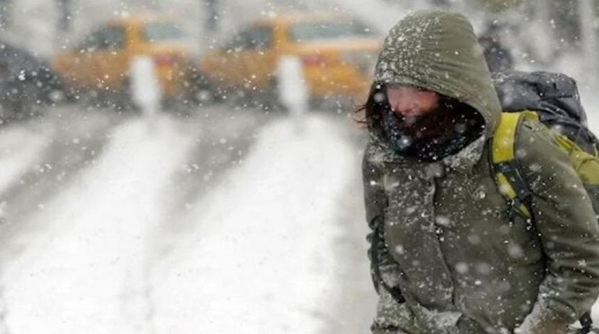 İstanbul'a mevsimin ilk karı düştü!  Meteoroloji'den birçok il için sarı ve turuncu kodlu uyarı! (20 Kasım 2023 hava durumu)