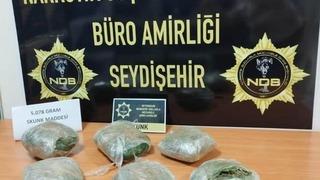 Konya'da bir araçta 5 kilo 75 gram skunk ele geçirildi