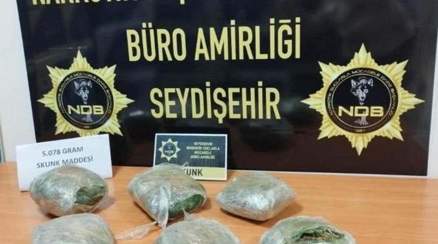 Konya'da bir ara&ccedil;ta 5 kilo 75 gram skunk ele ge&ccedil;irildi