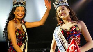 Tescilli Dünya güzeli Azra Akın ikinci kez anne oluyor! Müjdeli haberi böyle duyurdu