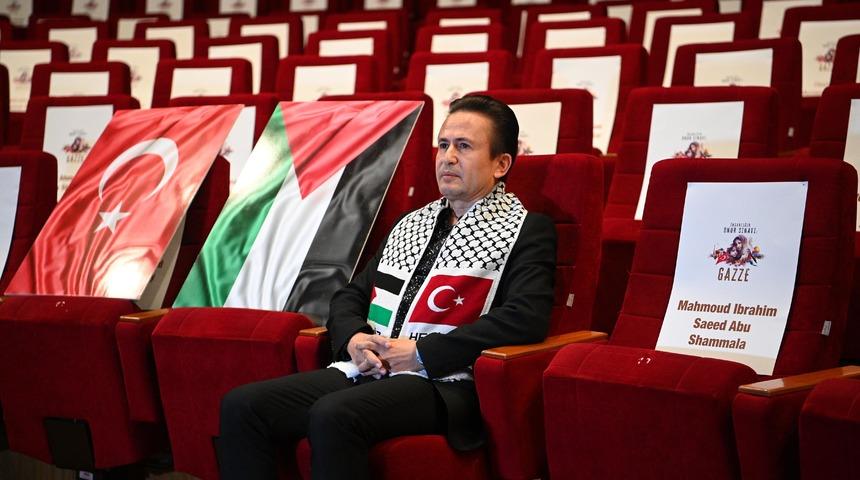 Gazze’de katledilen çocuklar, Dünya Çocuk Hakları Günü’nde Tuzla’da anıldı!  Tuzla Belediye Başkanı Yazıcı: “Bu kadar hüzünlü bir salon hiç görmemiştim”