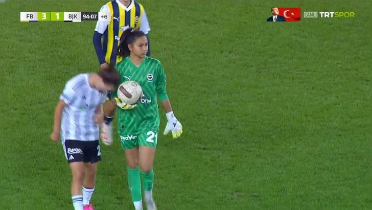 Fenerbahçe - Beşiktaş derbisinin 90+5. dakikasında tarihi olay! Gol sonrası sosyal medya adeta yıkıldı G1