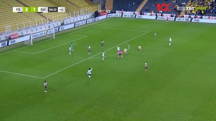 Fenerbahçe - Beşiktaş derbisinin 90+5. dakikasında tarihi olay! Gol sonrası sosyal medya adeta yıkıldı G4