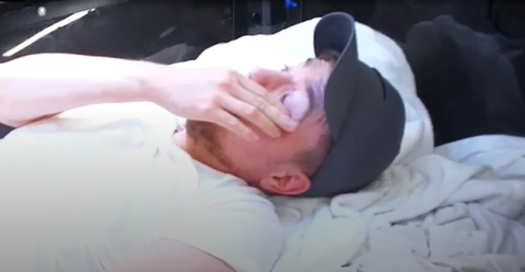 YouTuber MrBeast diri diri g&ouml;m&uuml;ld&uuml;! Toprağın altında 7 g&uuml;n boyunca kalınca g&ouml;zyaşlarına hakim olamadı... "Zihinsel ıstırap"