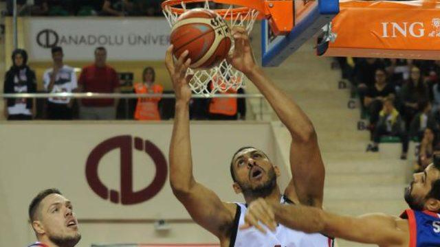 Eskişehir Basket  Anadolu Efes: 84-86