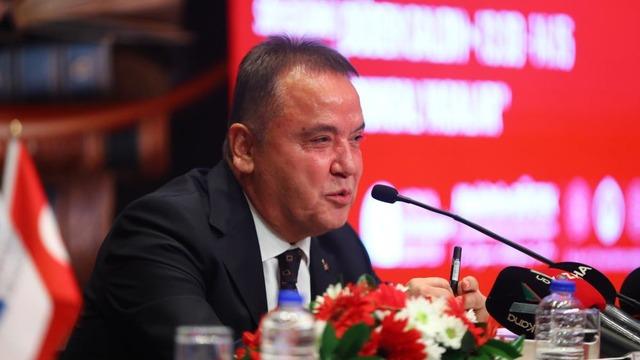 Adaylığı ile ilgili sorun olduğu konuşuluyordu! Muhittin Böcek'ten iddialara yanıt geldi