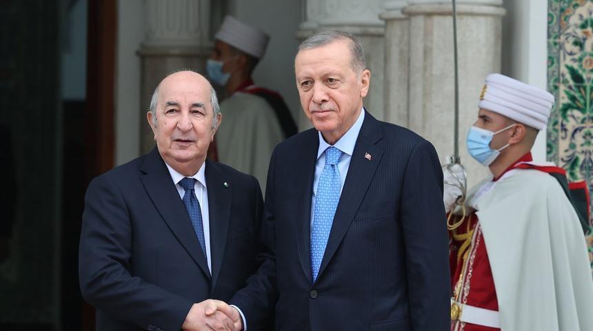 Cumhurbaşkanı Erdoğan Cezayir'de! İmzalar atıldı... İki ülke arasında kritik anlaşmalar