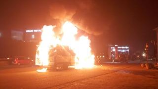 Seyir halindeyken alev alev yanmaya başladı!