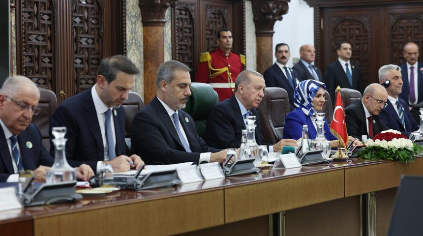 Bakan Bayraktar duyurdu: Cezayir ile LNG ithalat anlaşması üç yıl daha uzatıldı