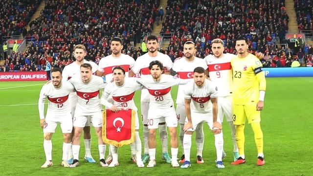 Galler'i mağlup ederek gruptan lider çıkan millilerin muhtemel rakipleri belli oldu! Sosyal medya ayağa kalktı Keşke yenilseydik 