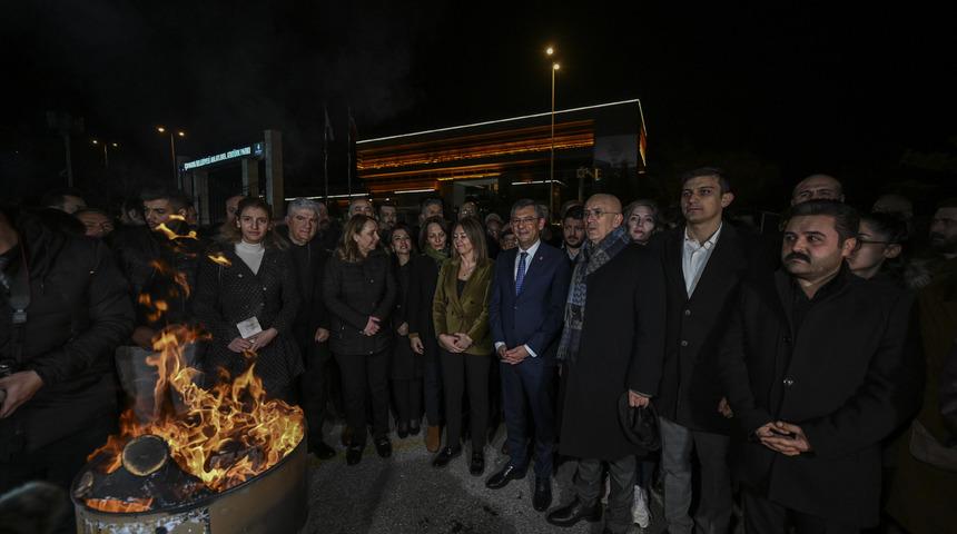 CHP Genel Başkanı Özel, Ankara'daki "adalet ateşi" eylemine katıldı