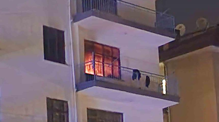 Kızılcahamam’daki ev yangını paniğe neden oldu