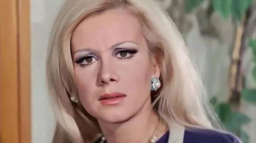 Yeşilçam'ın yıldızı Filiz Akın'dan üzen haber! Hastaneden paylaşım yaptı