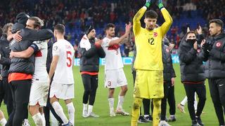 İngilizlerden Altay Bayındır'a geçer not