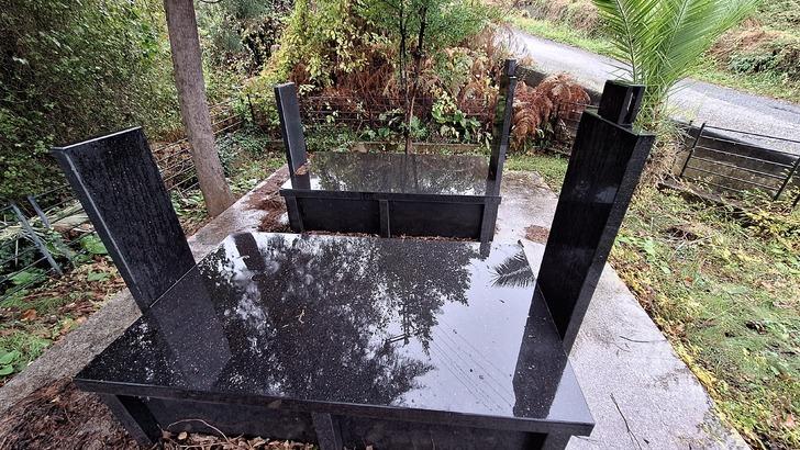 'Uzaylı Meyveş Nine'nin gizemi! Adına örgüt bile kurdular: Torunu "Biz öldükten sonra mezarımızın üstünü kapatın" demiş G3