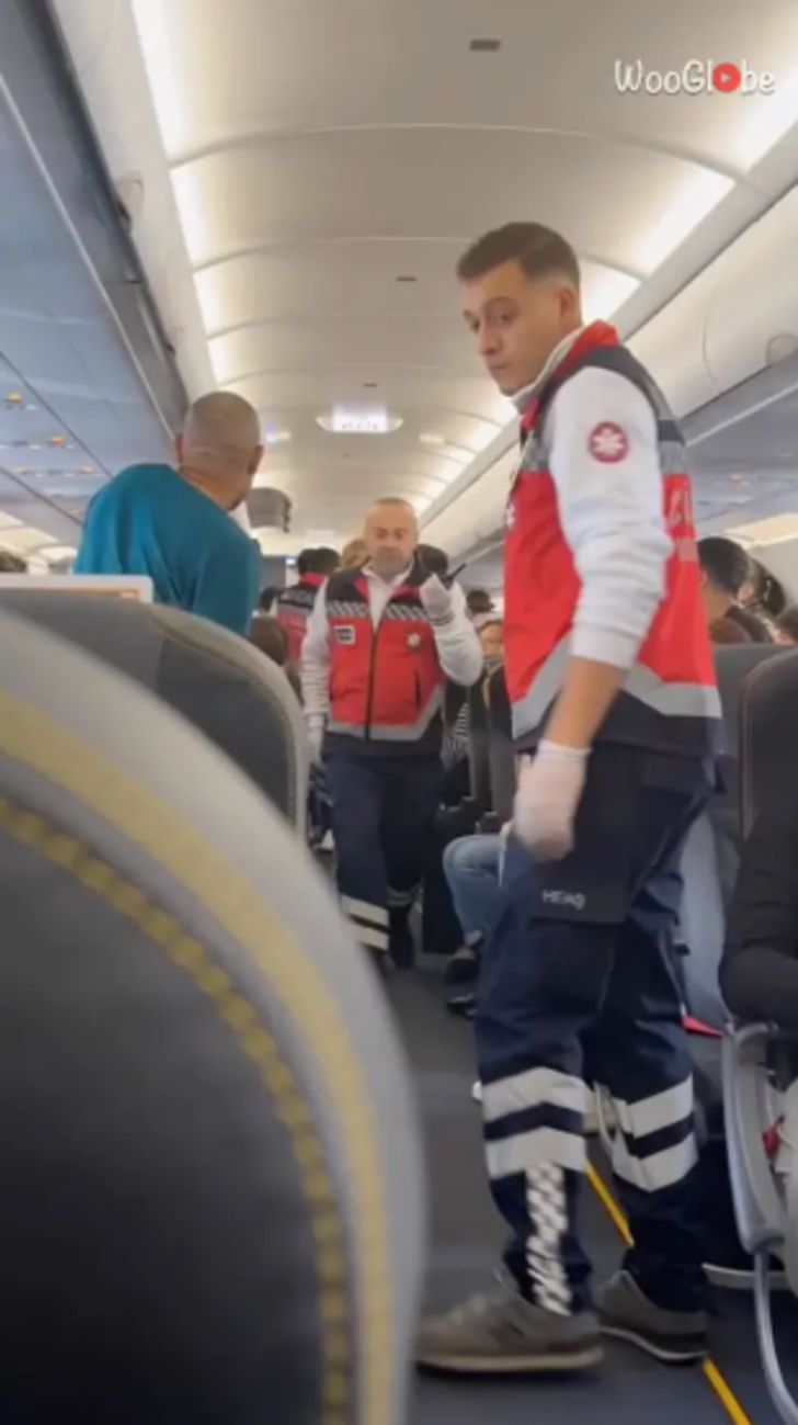 Yolcuların şaşkın bakışları altında hamile yolcu doğum yaptı! Yolcular alkışlayarak tezahürat yaptı G1