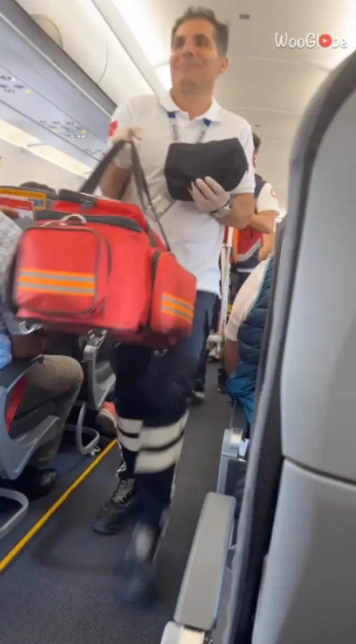 Yolcuların şaşkın bakışları altında hamile yolcu doğum yaptı! Yolcular alkışlayarak tezahürat yaptı G2