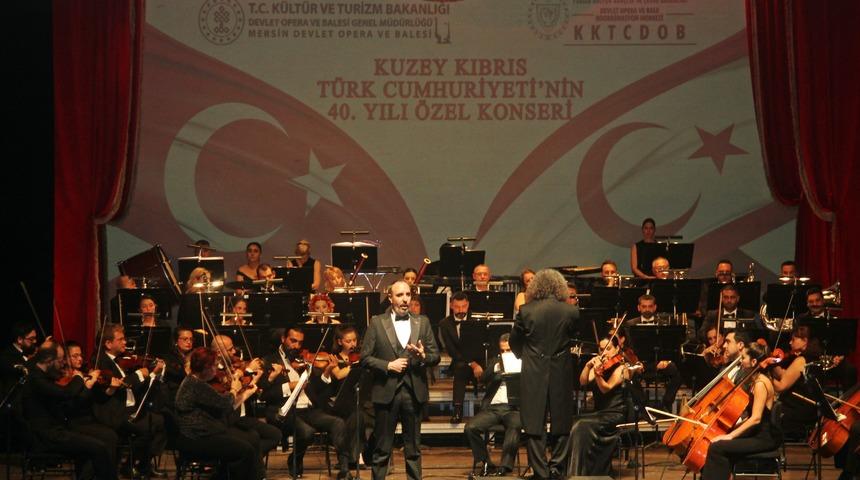 Mersin'de KKTC'nin kuruluşunun 40. yılı dolayısıyla konser verildi