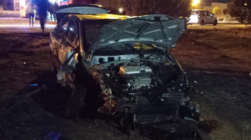 Eşini öldüresiye darp etti, kaçarken kaza geçirip ağır yaralandı