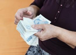 80 maddelik 'Torba Yasa' geliyor: Ev kadınları için emeklilik fırsatı: 1.430 liralık destek devletten