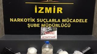 İzmir'de 5 kilo 403 gram sentetik uyuşturucu ele geçirildi