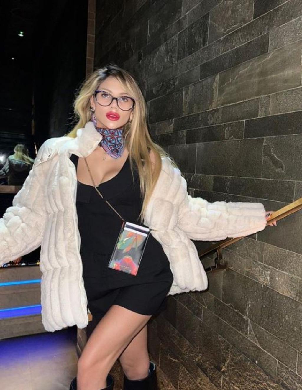 Nihal Candan'ın sır gibi sakladığı eşi sessizliğini bozdu! Aile geleneklerini gerekçe göstererek evliliği gizli tuttu! Genç adam sabah 5'te polisleri kapıda görünce şoke oldu