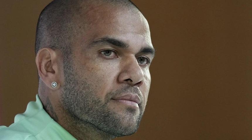 Cinsel saldırıdan tutuklu yargılanan Dani Alves'in 9 yıl hapsi istendi