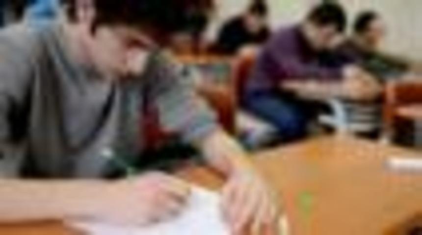 &Uuml;niversiteye giriş sınavında neler değişti, eğitimciler ne diyor?