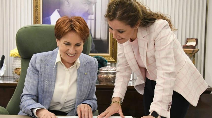 İYİ Parti'de kriz! Meral Akşener'in özel kalemi Esma Bekar'dan Ümit Dikbayır'a yanıt gecikmedi