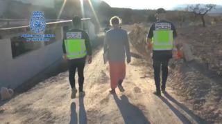 Müritlerini ev yapımı cıva katkılı içeceklerle yöneten tarikat lideri tutuklandı! 'Sessizlik yemini ettim' diyerek suçlamaları reddetti