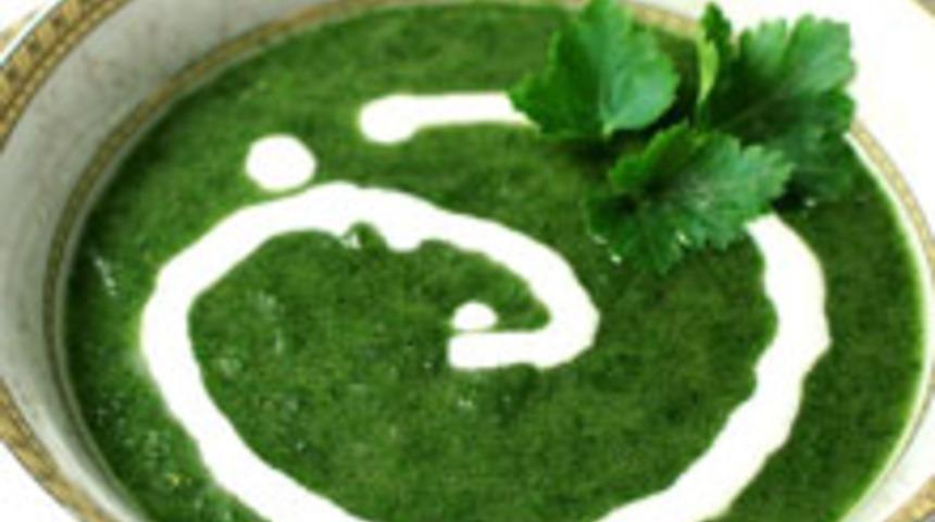 S&uuml;tl&uuml; Ispanak &Ccedil;orbası