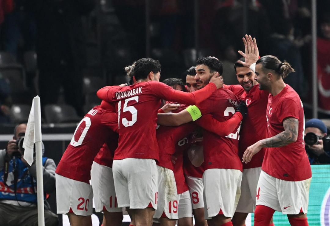 EURO 2024'&uuml;n muhtemel favorileri a&ccedil;ıklandı! T&uuml;rkiye listede Almanya'nın &ouml;n&uuml;nde yer aldı