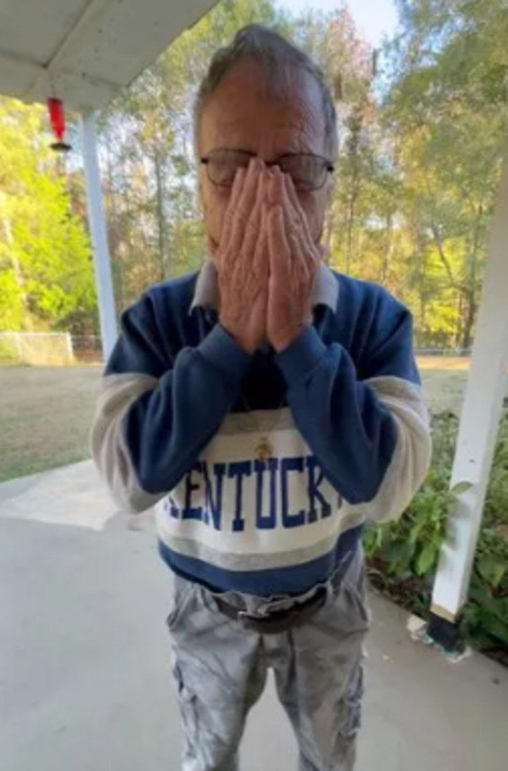 Kız arkadaşının tesisatçıyla kendisini aldattığını söyleyen 84 yaşındaki adam isyan etti! "İhanet kalbe saplanan bir bıçak gibi" G2