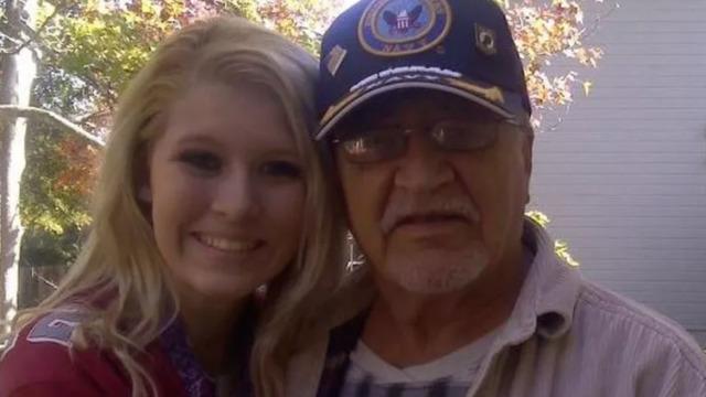 Kız arkadaşının tesisatçıyla kendisini aldattığını söyleyen 84 yaşındaki adam isyan etti! İhanet kalbe saplanan bir bıçak gibi