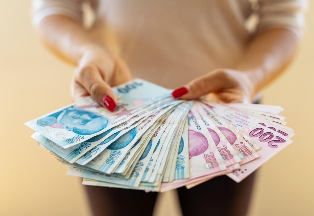 Emeklilikte kazan&ccedil; tablosu! Asgari &uuml;crete zam gelmeden SGK&rsquo;nın yolunu tutun: Bor&ccedil;lanmada 50 bin liradan fazla artış