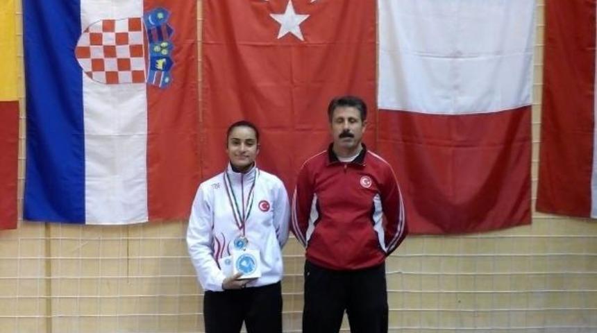 Macaristan'daki badminton turnuvasında T&uuml;rk finali