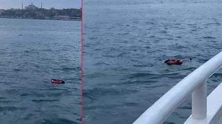 İstanbul'da panik anları! Bir anda vapurdan düştü, herkes seferber oldu