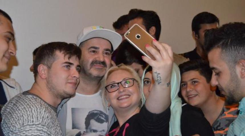 Ketenpere filminin oyuncuları, Bursa'da hayranlarıyla buluştu