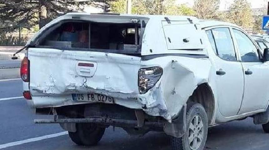 Eskişehir'de &ouml;ğrenci servisi kamyonete &ccedil;arptı: 9 yaralı