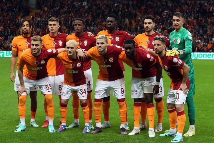 Galatasaray'ın 4-0'lık galibiyeti sonrası dikkat çeken yorum! "Karabasan gibi çöktüler, United karşısında favori" G3