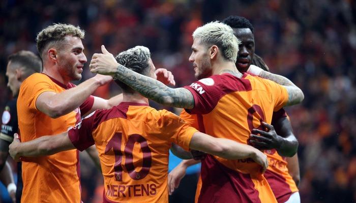 Galatasaray’ın 4-0’lık galibiyeti sonrası dikkat çeken yorum! “Karabasan gibi çöktüler, United karşısında favori”Galatasaray