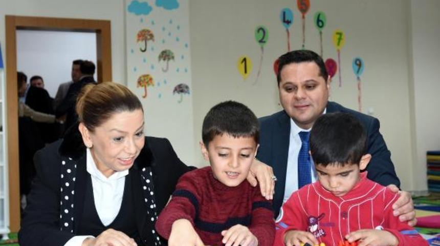 Ak Partili &Ccedil;alık: CHP bazen Kandil'in bazen de FET&Ouml;'n&uuml;n s&ouml;zc&uuml;l&uuml;ğ&uuml;n&uuml; yapıyor